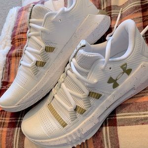 under armour volleyball shoes